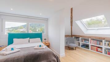 4 slaapkamers, een strijkplank/strijkijzer, gratis wifi, beddengoed