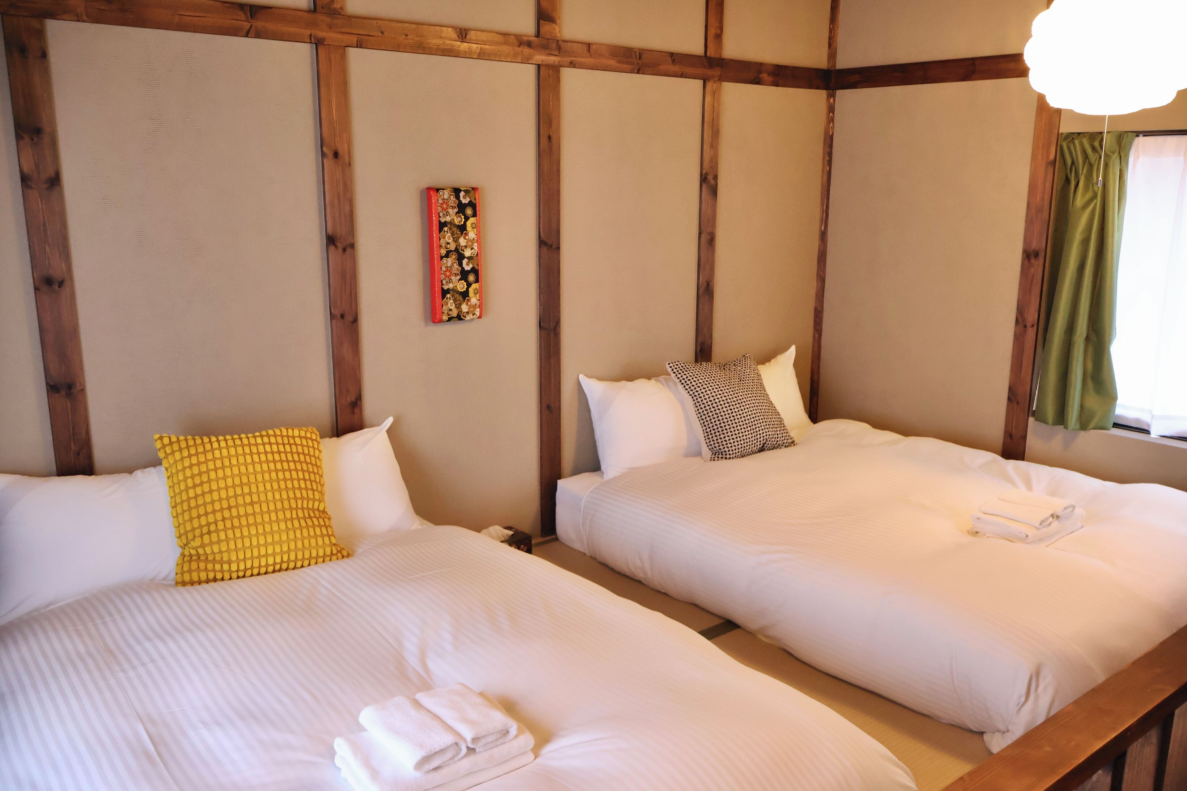 Blackout curtains, free WiFi