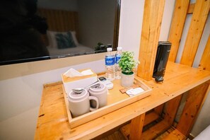 Standard Twin | Desk, iron/ironing board, free WiFi - Swing & Pillows - Kota Warisan (Sepang)