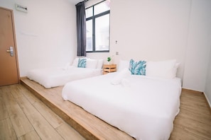 Deluxe Family - Swing & Pillows - Kota Warisan (Sepang)