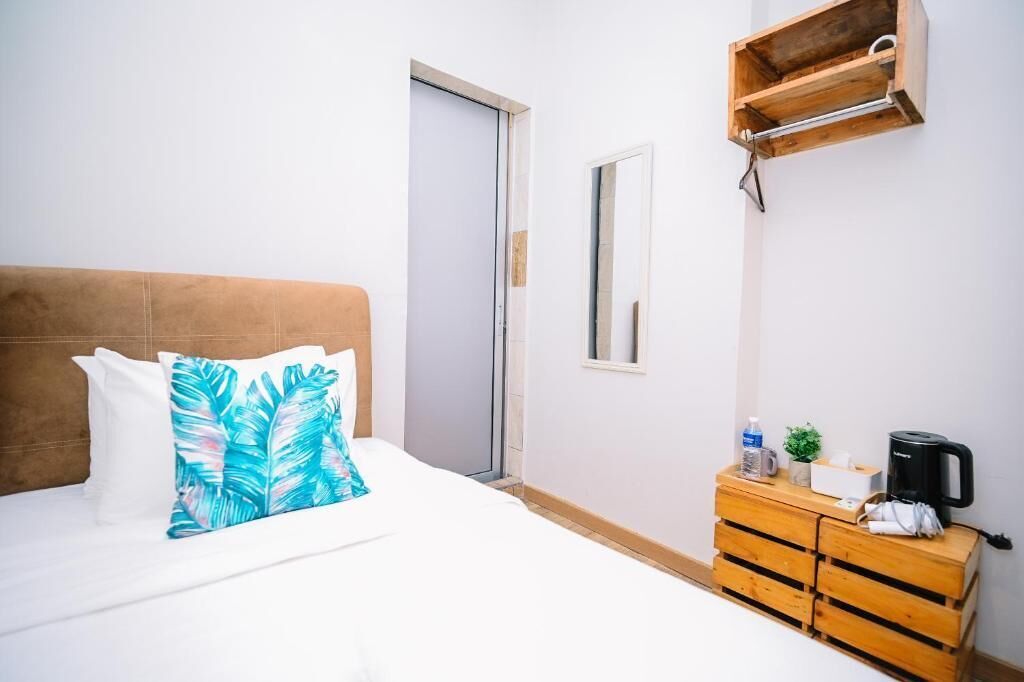 Desk, iron/ironing board, free WiFi