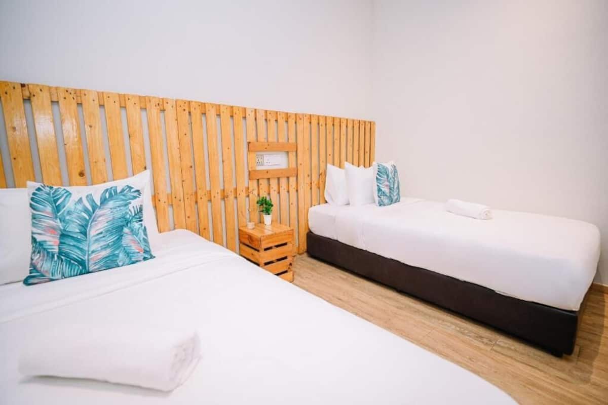 Habitación estándar con 1 cama doble o 2 individuales | Escritorio, tabla de planchar con plancha, wifi gratis