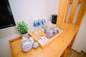 Deluxe Triple Room | Desk, iron/ironing board, free WiFi