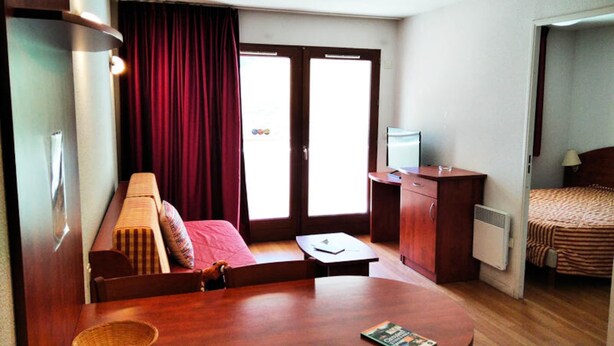 Unclassified image, 1 of 3, button - Apt Ndeg103 - Ground Floor - Formigal Building (Bagnères-de-Bigorre)