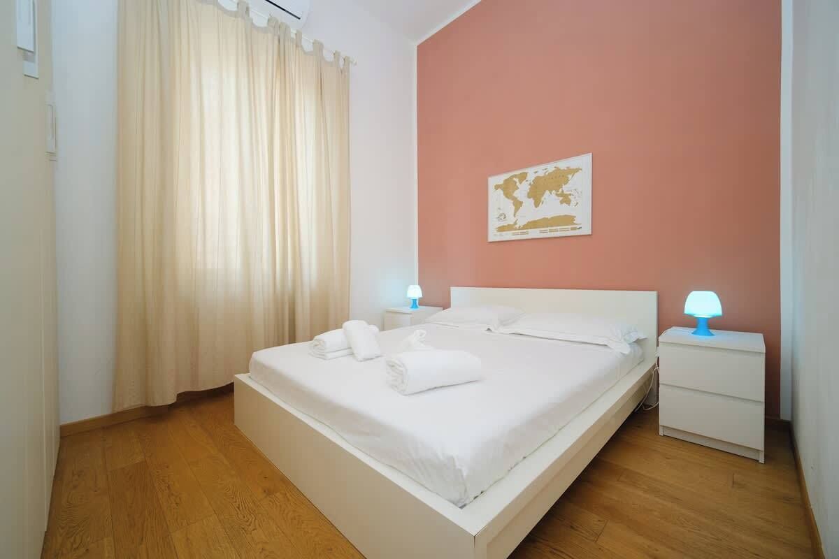 2 sovrum, strykjärn/strykbräda och resesäng