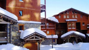 Exterior - Beautiful, Spacious Mountain-style Apartment Located Close to the Slopes (Bourg-Saint-Maurice)
