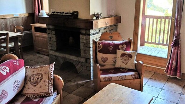 Fireplace - Beautiful, Spacious Mountain-style Apartment Located Close to the Slopes (Bourg-Saint-Maurice)