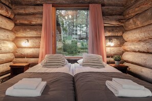 Superior Villa, 5 Bedrooms, Slope side | Iron/ironing board, free WiFi, bed sheets - Villa Mörri - Cozy 4BR Cabin in Ruka (Kuusamo)