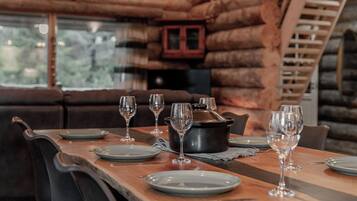 Superior villa, 5 slaapkamers, aan piste | Dineerruimte