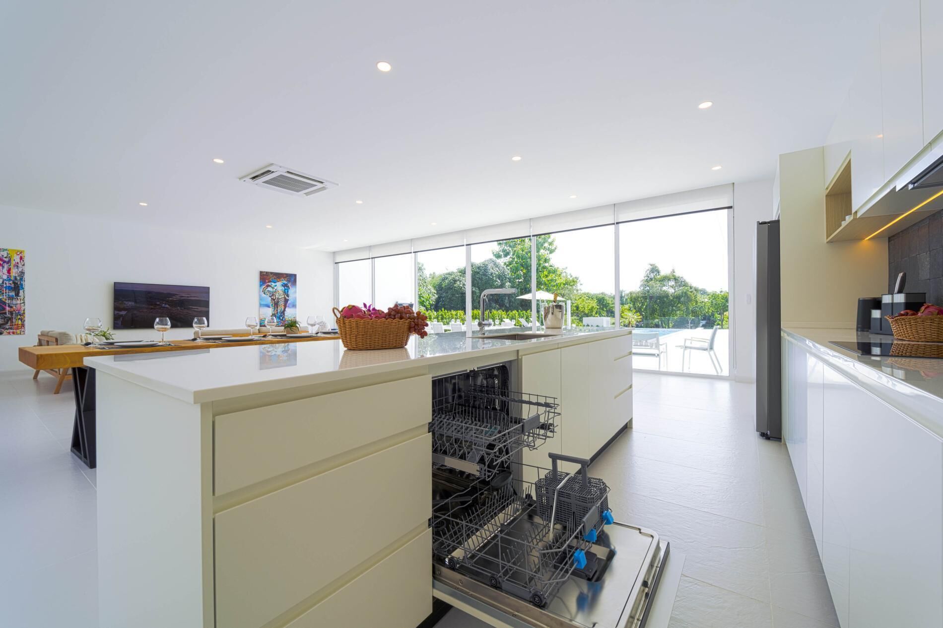 House, Private Pool, Garden View | Private kitchen