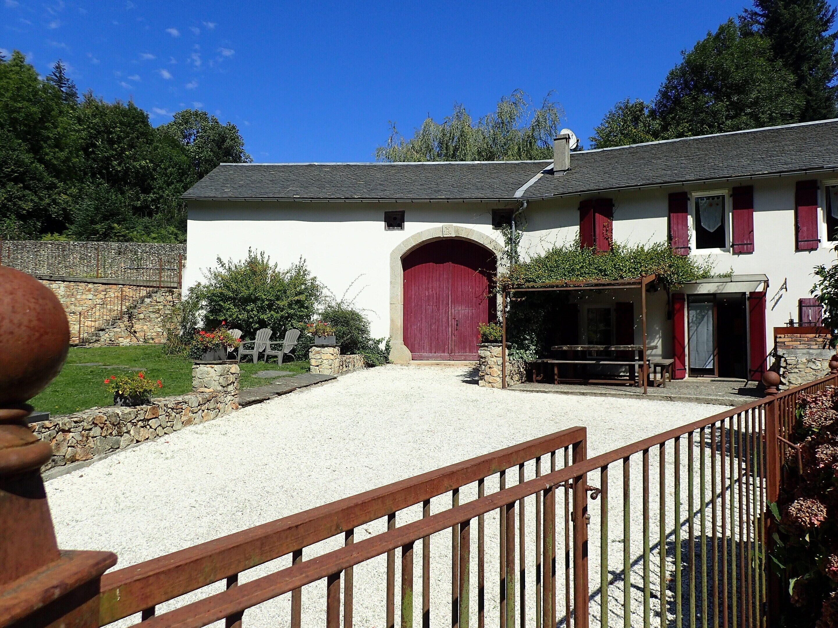 House | Pemandangan dari hartanah