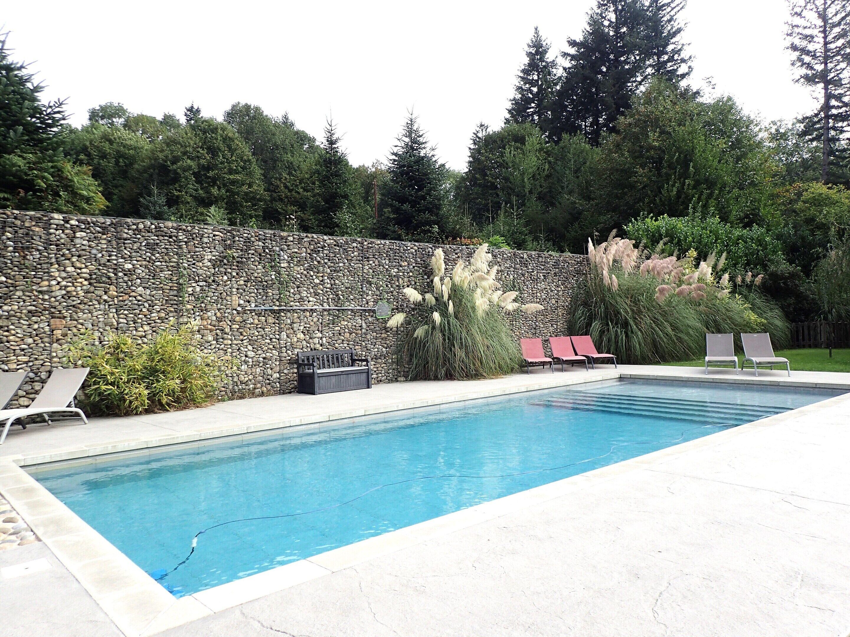 House | Kolam renang | Kolam renang tertutup, kolam renang terbuka 