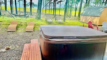 Tina de hidromasaje al aire libre