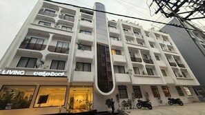 숙박 시설 입구