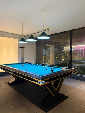 Games room - Lux Living Hotel (Bengaluru)