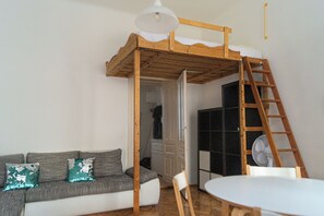 Basic Apartment | Exterior