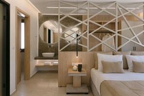 9 bedrooms, in-room safe, desk, iron/ironing board