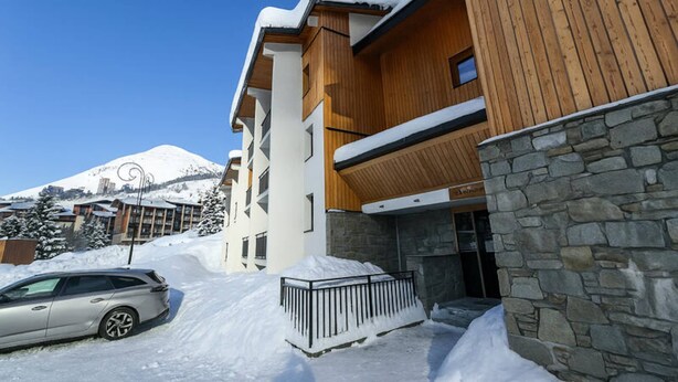 Unclassified image, 1 of 2, button - Ski-in Ski-out, All-wood Apartment in the Heart of Les Menuires (Les Belleville)