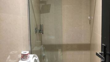 Ilmaiset hygieniatuotteet, pyyhkeet, vessapaperi