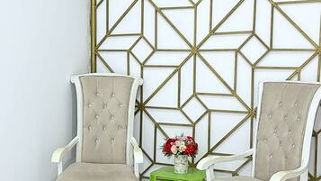 Grand Townhome, City View | Living area | Smart TV