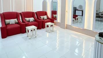 Townhouse Grand, pemandangan kota | Area keluarga | Smart TV