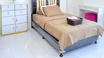 Grand Townhome, City View | Free WiFi, bed sheets