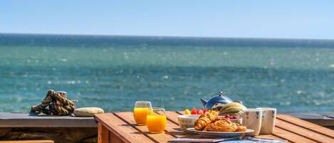 تناول الطعام بالخارج