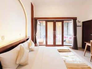 Villa, 2 chambres, piscine privée | Bureau, accès au Wi-Fi (inclus)