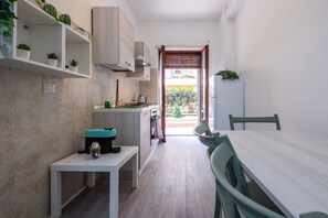 Kühlschrank, Ofen, Herdplatte