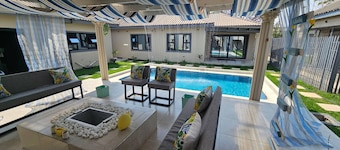 Villa De Luna in Avondale, Lomagundi Road