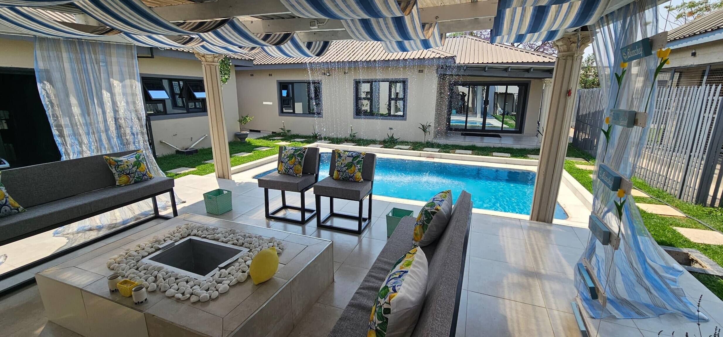 Maison, 4 chambres, accessible aux personnes à mobilité réduite, piscine privée | Piscine