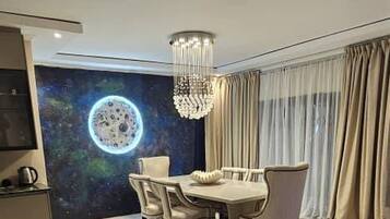 House, 4 Bedrooms, Accessible, Private Pool | Dining room