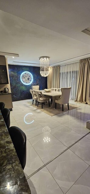 House, 4 Bedrooms, Accessible, Private Pool | Dining room