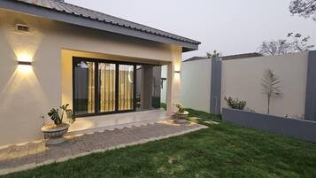 House, 4 Bedrooms, Accessible, Private Pool | Exterior detail