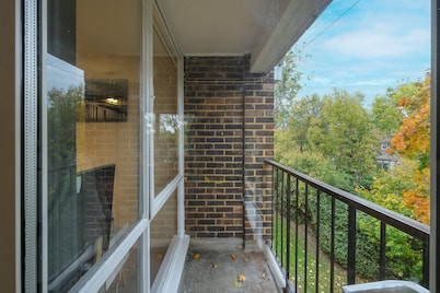 Modern 2 Bedroom Apt in Broadlands Court