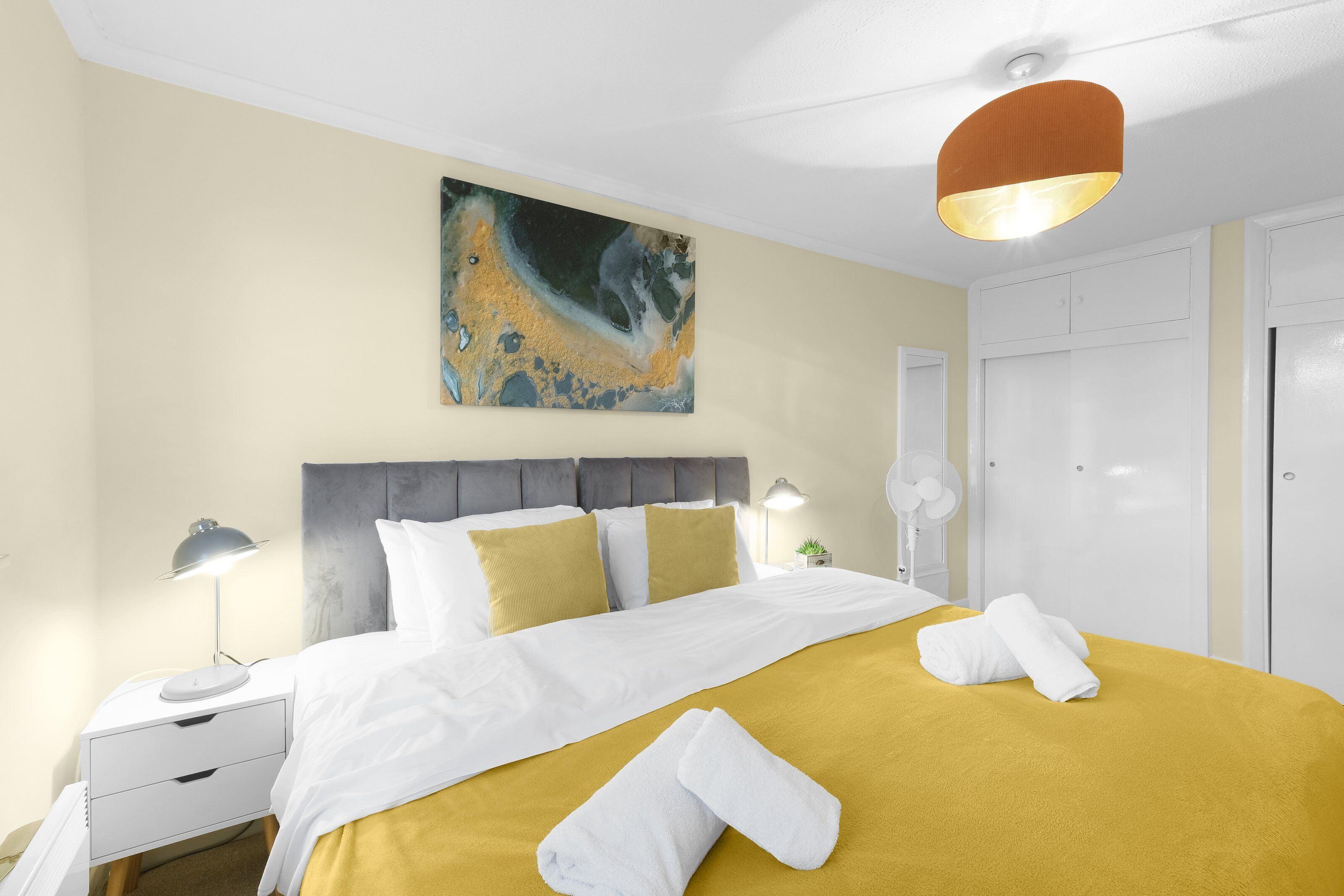 Family Apartment, Balcony | Bed sheets