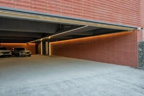 Self-parking (surcharge) - Hotel Tara (Seoul)