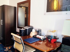 المنشأة من الداخل