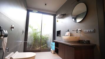 Basic Villa | Bathroom