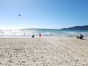 Apartamento, 2 quartos, acessível, sacada | Praia