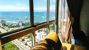 Apartment, 2 Bedrooms, Accessible, Balcony | Interior