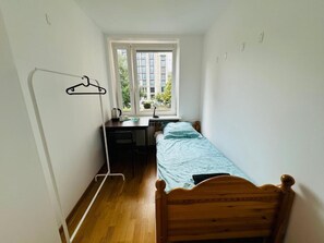 Classic Room, 1 Twin Bed | Desk, laptop workspace, iron/ironing board, free WiFi