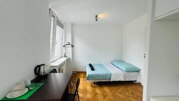 Chambre Classique, 1 lit double | Bureau, espace de travail pour ordinateur portable