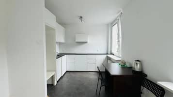 Desk, laptop workspace, iron/ironing board, free WiFi