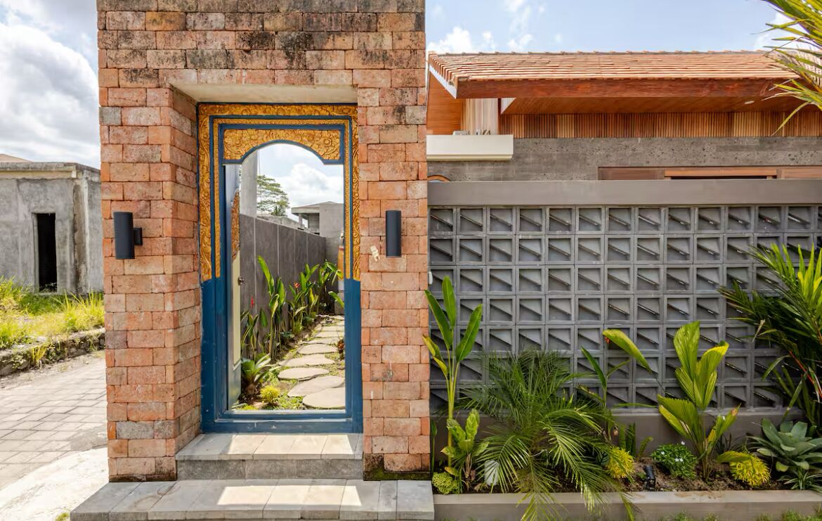 Entrada de la propiedad