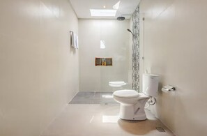 Villa, 2 Schlafzimmer, Terrasse, Poolblick | Badezimmer | Dusche, Hausschuhe, Handtücher