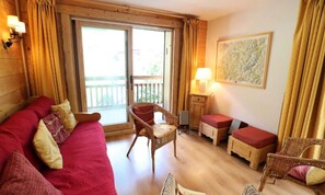 Living area - Apartment in Areches-beaufort Near Ski Lift (Beaufort)
