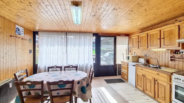 Coffee/tea maker, fridge, microwave, oven - Apartment in Les Gets Near Ski Slopes (Les Gets)