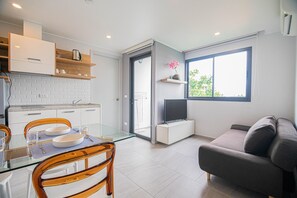 Departamento, balcón | Cocineta privada