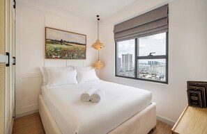 Blackout curtains, iron/ironing board, free WiFi - The Heart of Saigon Soho Central (Ho Chi Minh)
